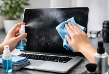 بهترین روش برای تمیز کردن صفحه نمایش لپ‌تاپ چیست؟