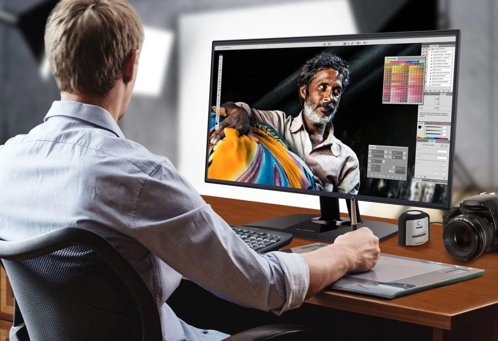 هر چند وقت یک‌بار نمایشگر خود را کالیبره کنیم؟